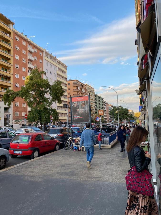 Luminoso Monolocale A 2 Passi Dalla Metro A Daire Roma Dış mekan fotoğraf